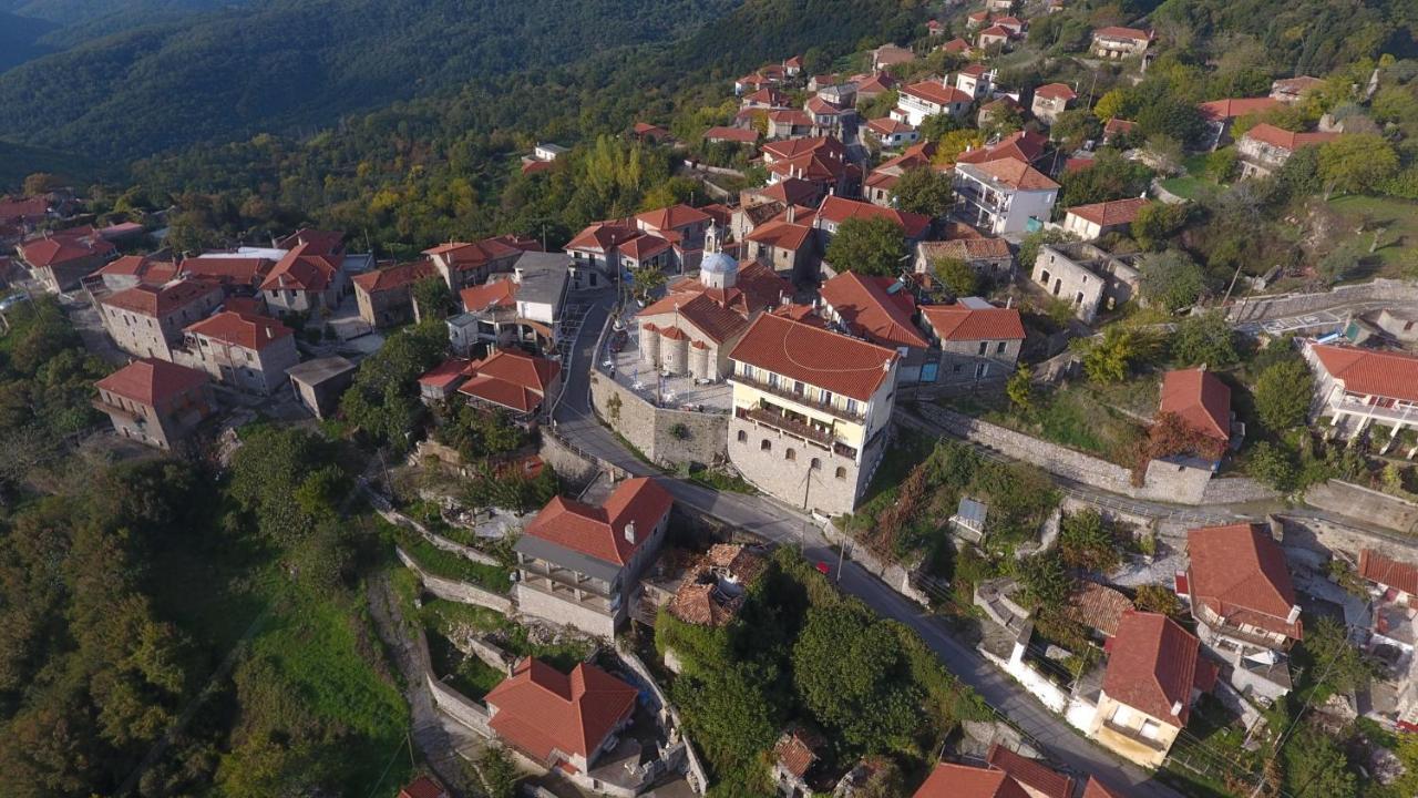 Hotel Isaraiko Spiti Agia Theodora Isaris Dış mekan fotoğraf