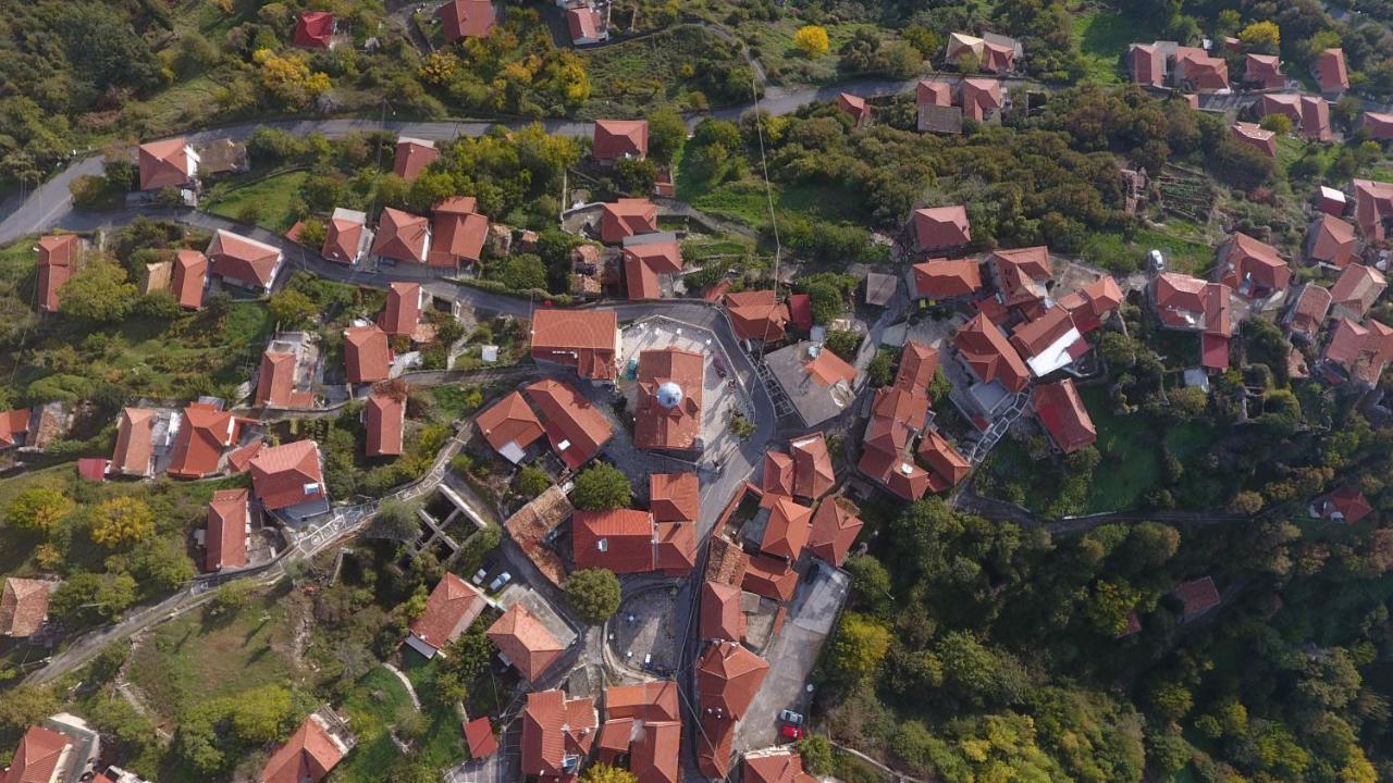 Hotel Isaraiko Spiti Agia Theodora Isaris Dış mekan fotoğraf